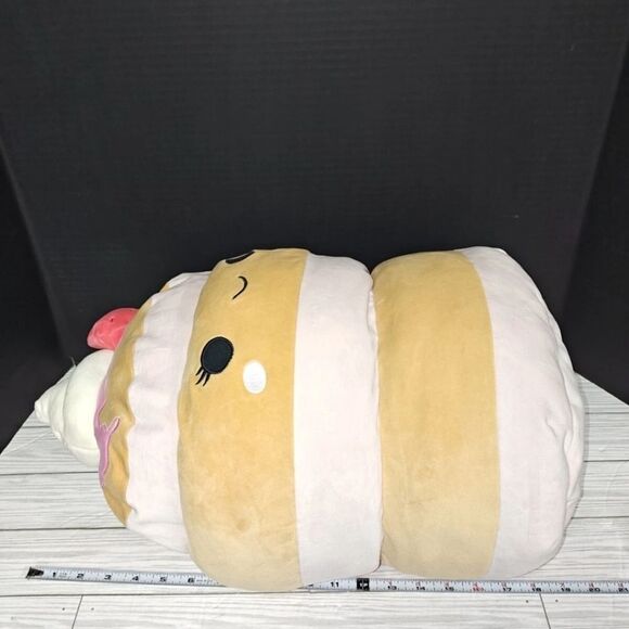 Squishmallow Sawtelle LARGE Strawberry Shortcake Pancake Collectible Plush Toy - Picture 10 of 11